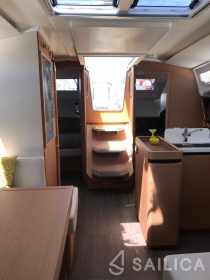 Sun Odyssey 410 - Yacht Charter Sailica