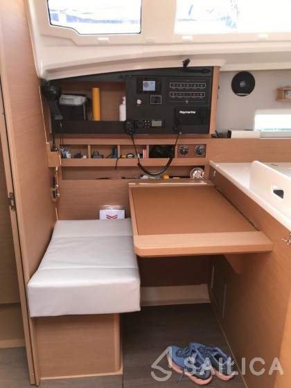 Sun Odyssey 410 - Yacht Charter Sailica