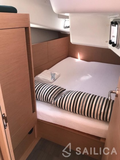 Sun Odyssey 410 - Yacht Charter Sailica
