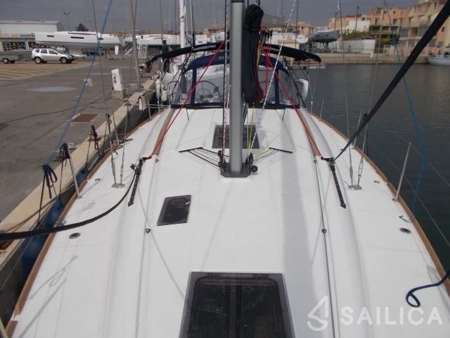 Sun Odyssey 419 - Yacht Charter Sailica