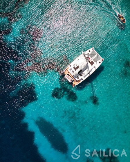 Lagoon 450  Flybridge - Yacht Charter Sailica