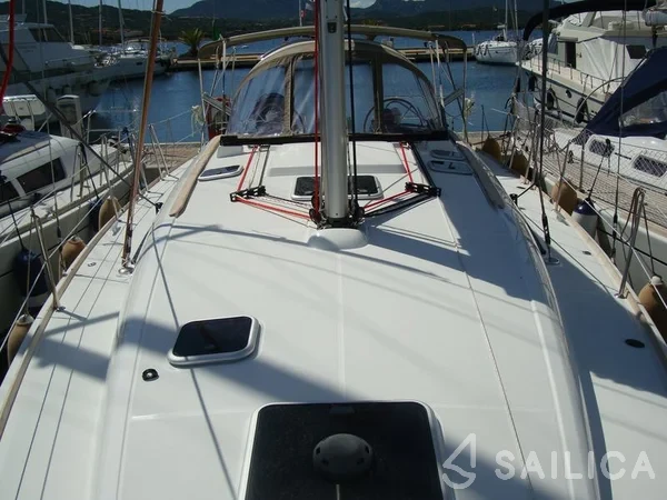 Sun Odyssey 42 - Yacht Charter Sailica