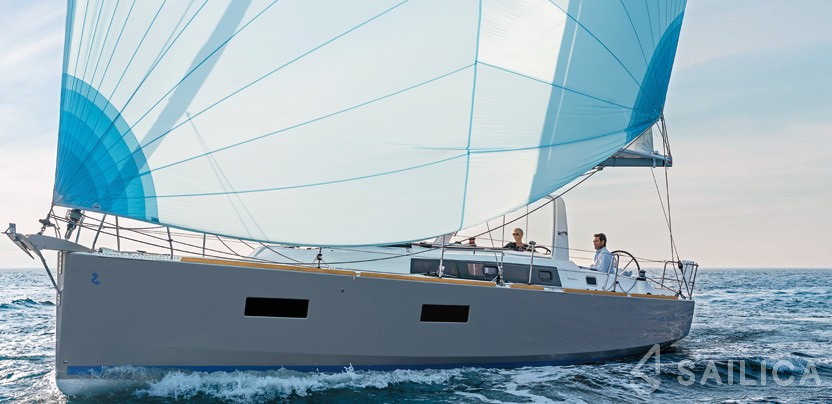 Oceanis 38.1 - Yacht Charter Sailica