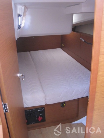 Sun Odyssey 440 - Yacht Charter Sailica