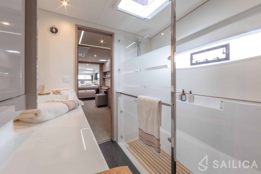 Elba 45 - Yacht Charter Sailica