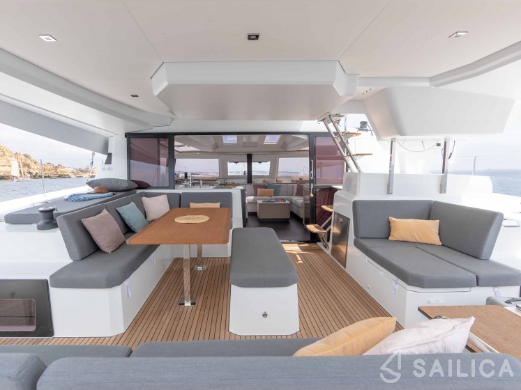 Elba 45 - Yacht Charter Sailica