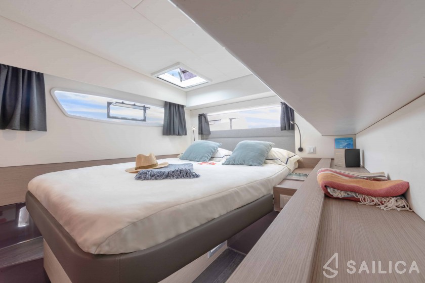 Elba 45 - Yacht Charter Sailica