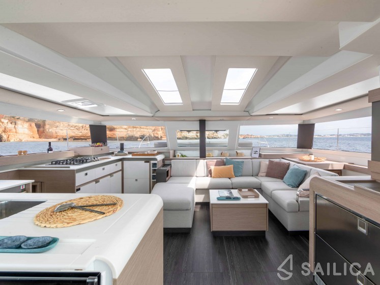 Elba 45 - Yacht Charter Sailica