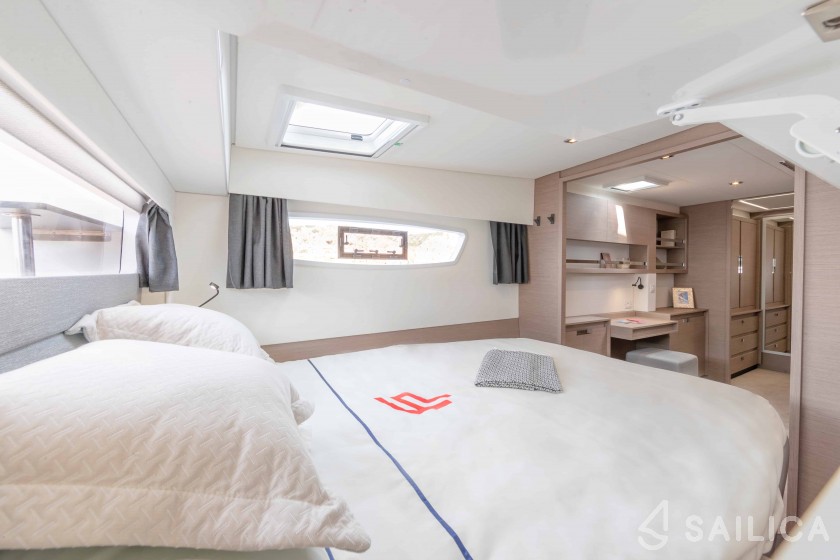 Elba 45 - Yacht Charter Sailica