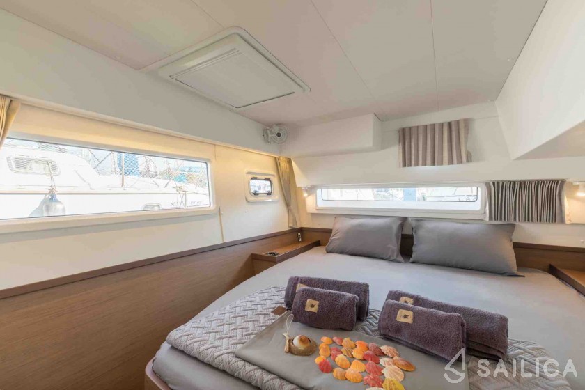 Lagoon 42 - Yacht Charter Sailica