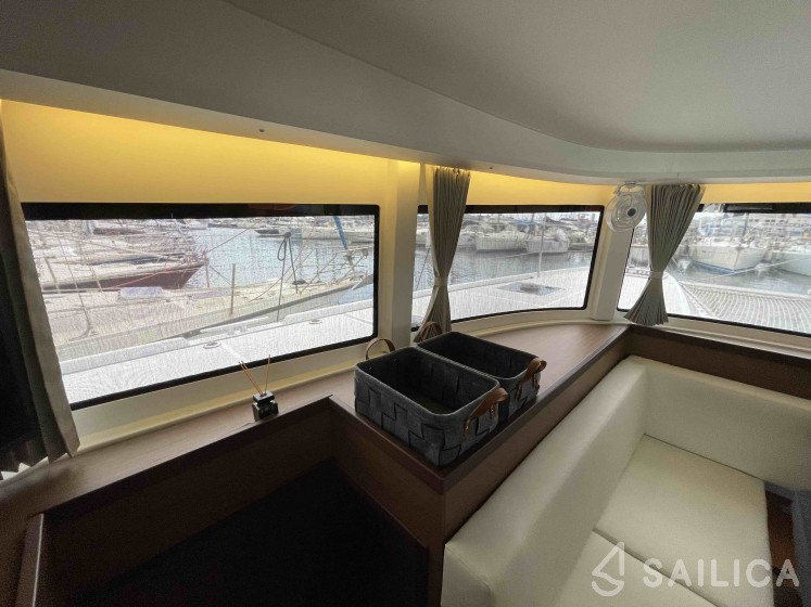 Lagoon 42 - Yacht Charter Sailica