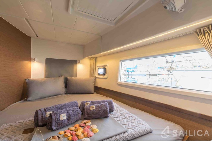 Lagoon 42 - Yacht Charter Sailica