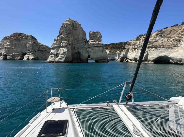 Lagoon 42 - Yacht Charter Sailica