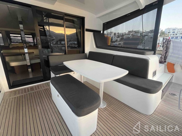Lagoon 42 - Yacht Charter Sailica