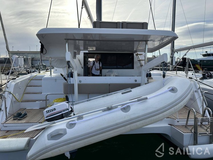 Aventura 37 - Yacht Charter Sailica