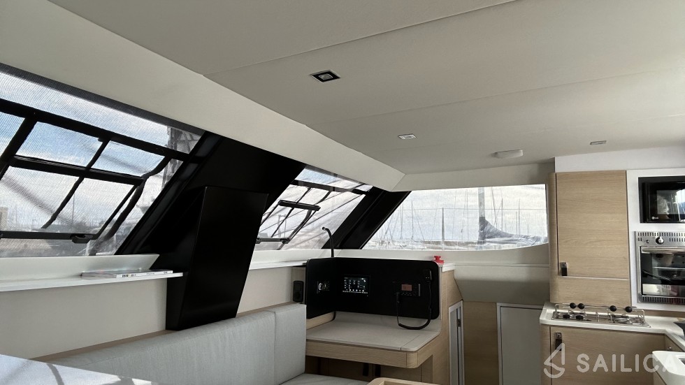 Aventura 37 - Yacht Charter Sailica