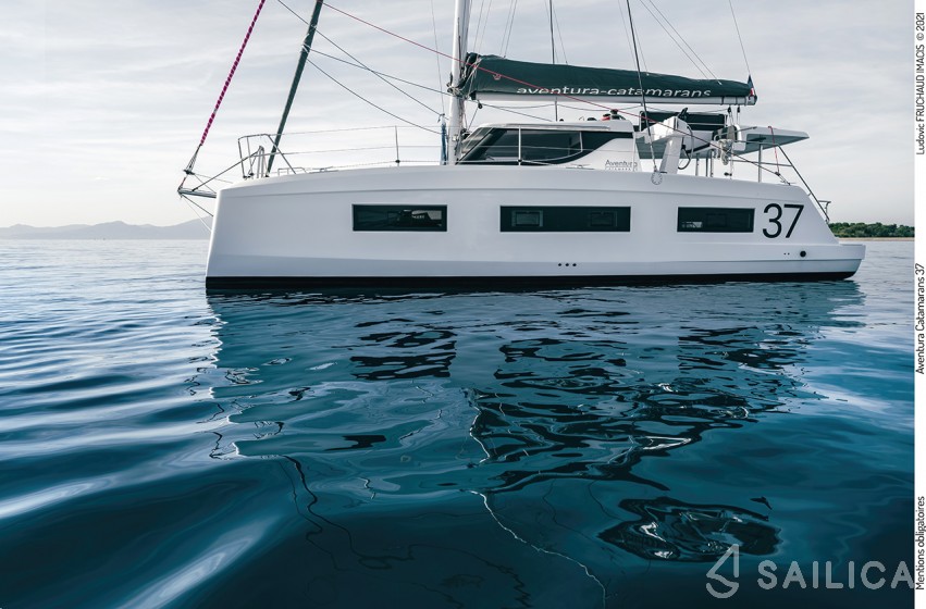 Aventura 37 - Yacht Charter Sailica