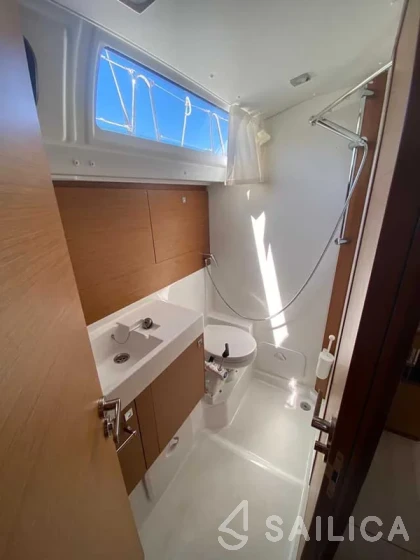Sun Odyssey 519 - Yacht Charter Sailica