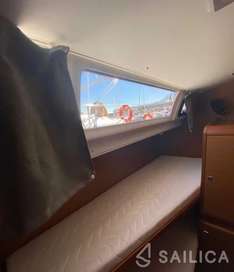 Sun Odyssey 519 - Yacht Charter Sailica