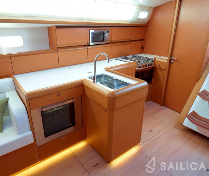 Sun Odyssey 519 - Yacht Charter Sailica