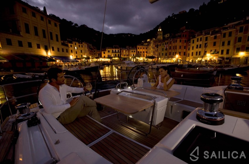 Sun Odyssey 519 - Yacht Charter Sailica