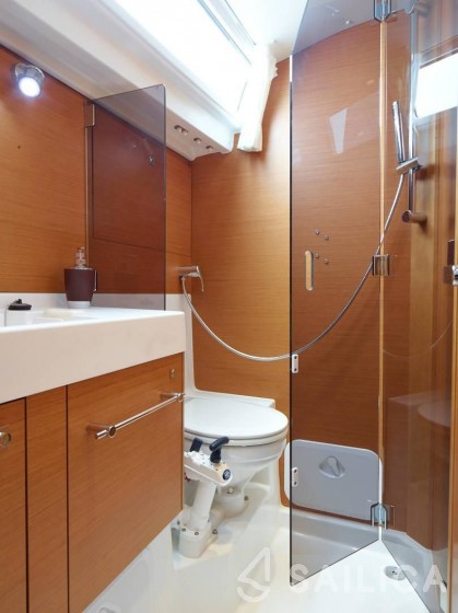 Sun Odyssey 519 - Yacht Charter Sailica