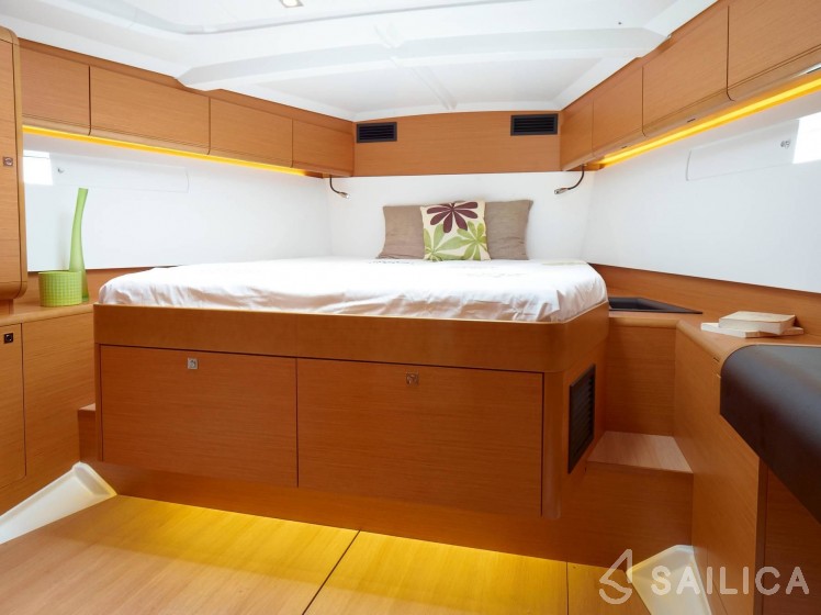 Sun Odyssey 519 - Yacht Charter Sailica