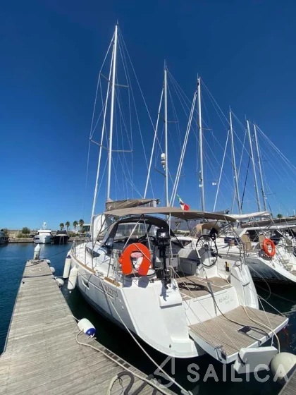 Sun Odyssey 519 - Yacht Charter Sailica
