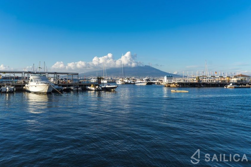 Sun Odyssey 519 - Yacht Charter Sailica