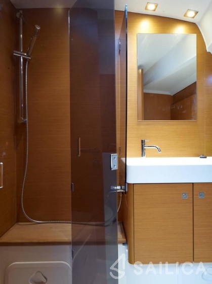 Sun Odyssey 519 - Yacht Charter Sailica