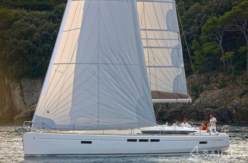 Sun Odyssey 519 - Yacht Charter Sailica
