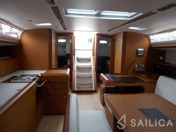 Sun Odyssey 519 - Yacht Charter Sailica