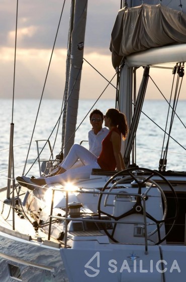 Sun Odyssey 519 - Yacht Charter Sailica