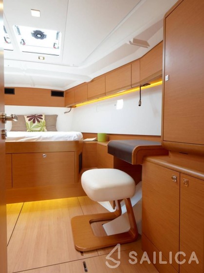 Sun Odyssey 519 - Yacht Charter Sailica