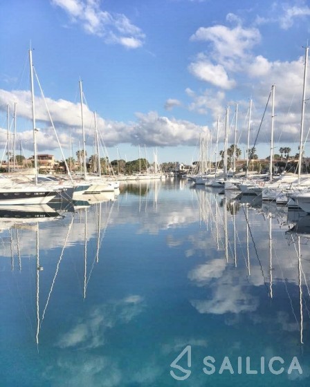 Lagoon 46  - Yacht Charter Sailica