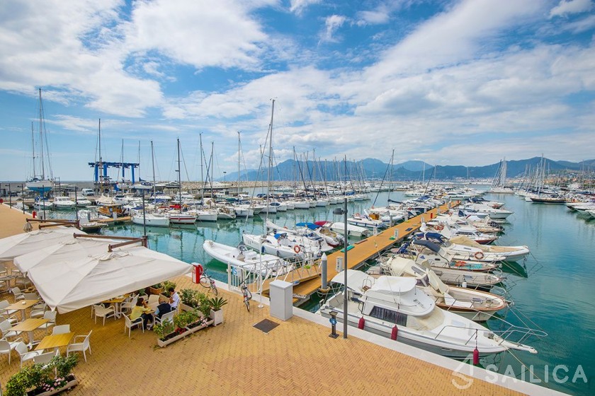Lagoon 50 - Yacht Charter Sailica