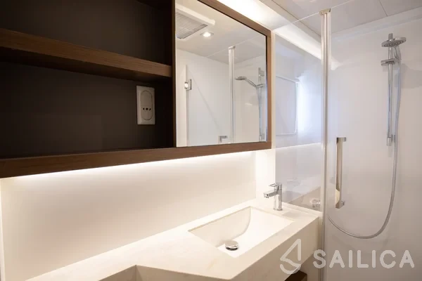 Lagoon 50 - Yacht Charter Sailica
