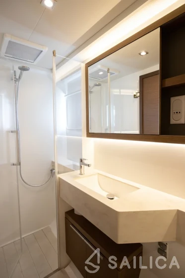 Lagoon 50 - Yacht Charter Sailica