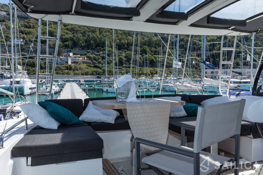 Lagoon 52F - Yacht Charter Sailica