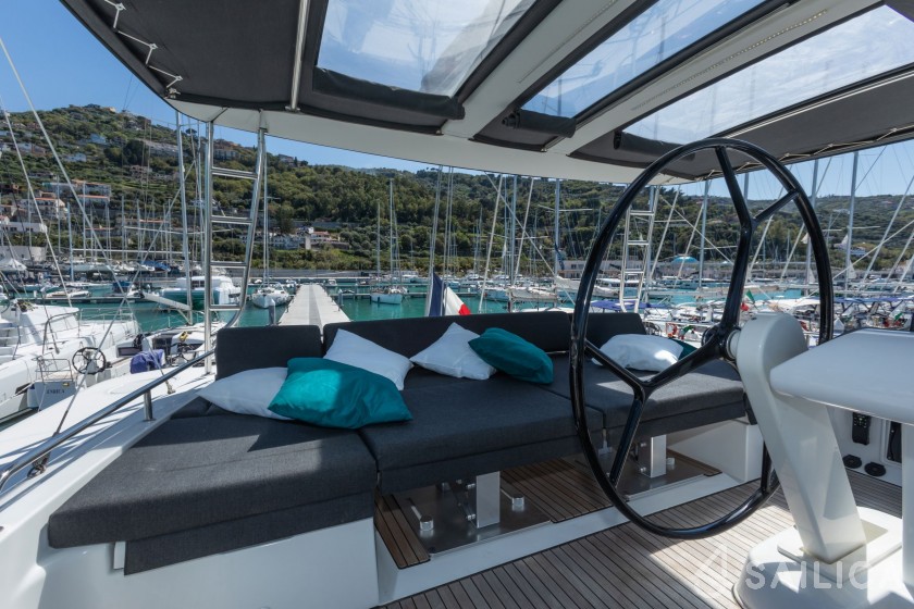 Lagoon 52F - Yacht Charter Sailica