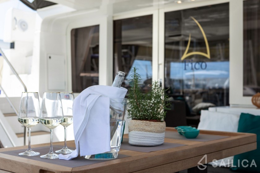 Lagoon 52F - Yacht Charter Sailica