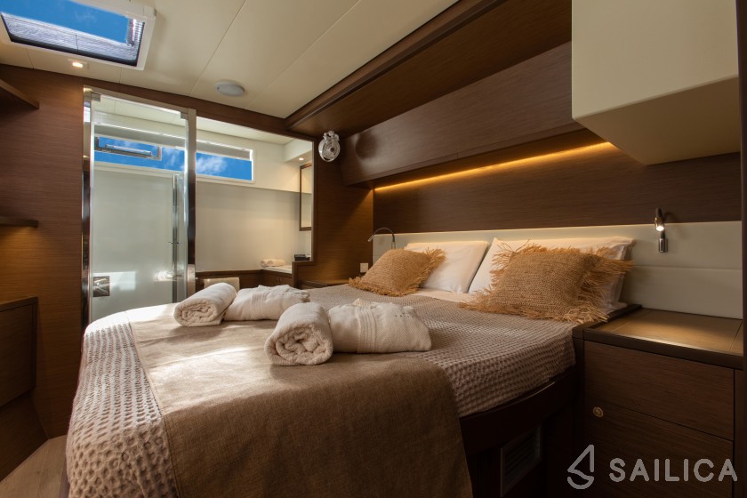 Lagoon 52F - Yacht Charter Sailica