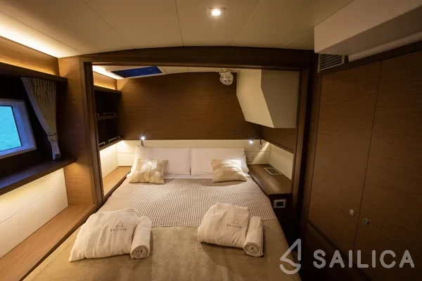 Lagoon 52F - Yacht Charter Sailica