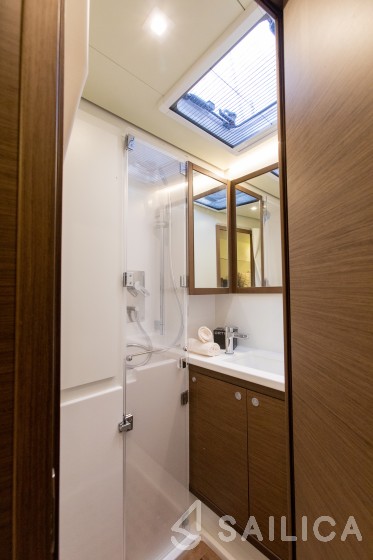 Lagoon 52F - Yacht Charter Sailica