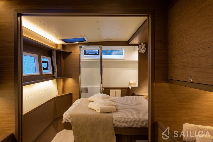 Lagoon 52F - Yacht Charter Sailica