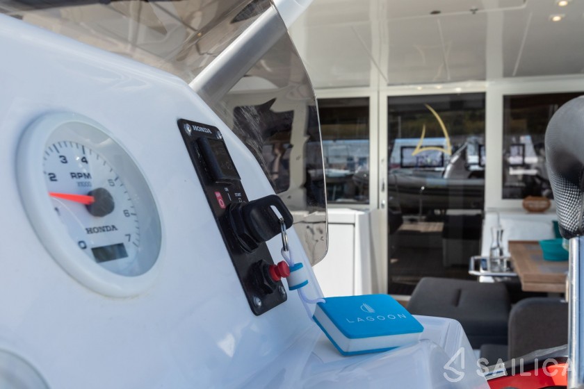 Lagoon 52F - Yacht Charter Sailica