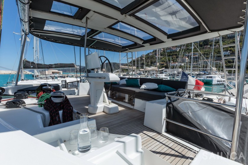 Lagoon 52F - Yacht Charter Sailica