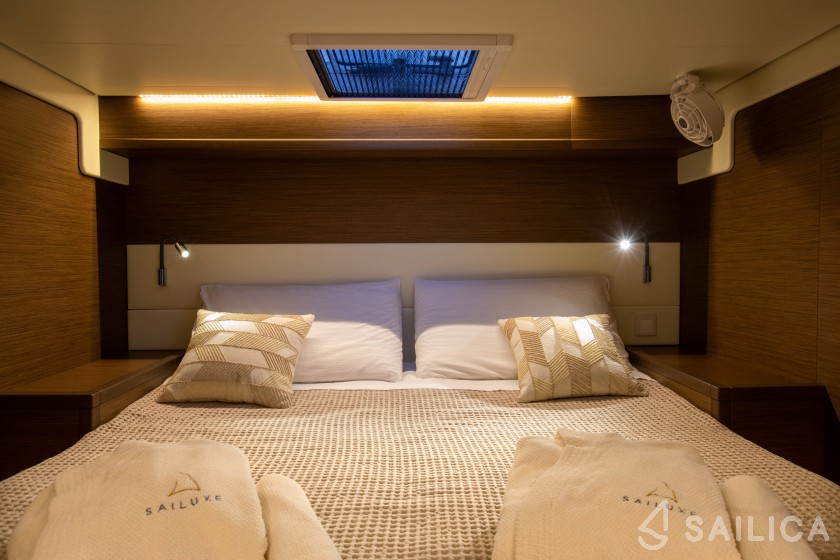 Lagoon 52F - Yacht Charter Sailica