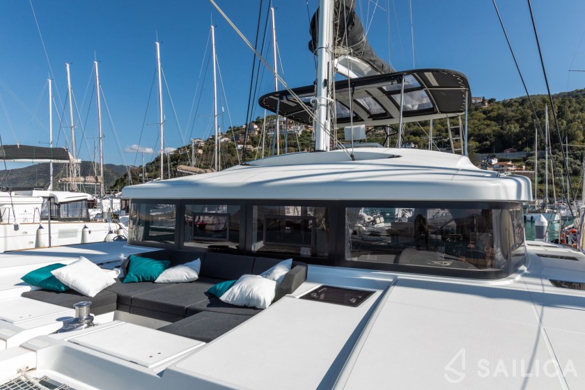 Lagoon 52F - Yacht Charter Sailica