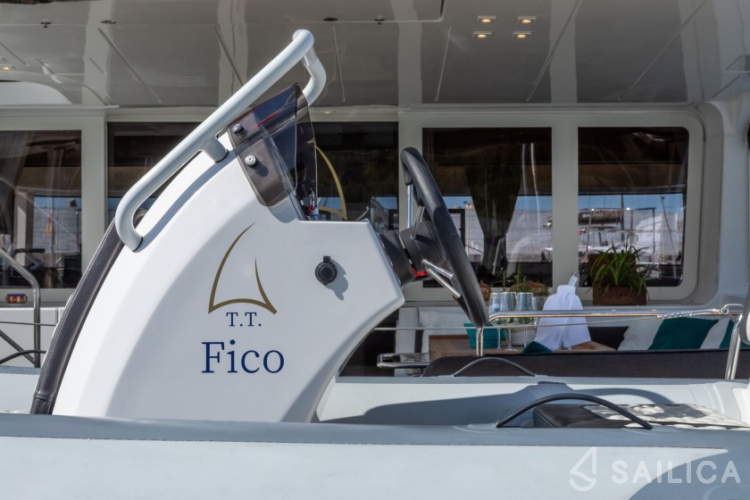 Lagoon 52F - Yacht Charter Sailica